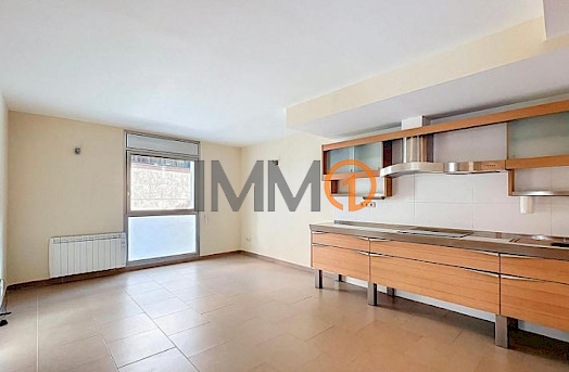 For sale central 1-bedroom apartment with parking and storage room in Escaldes Engordany